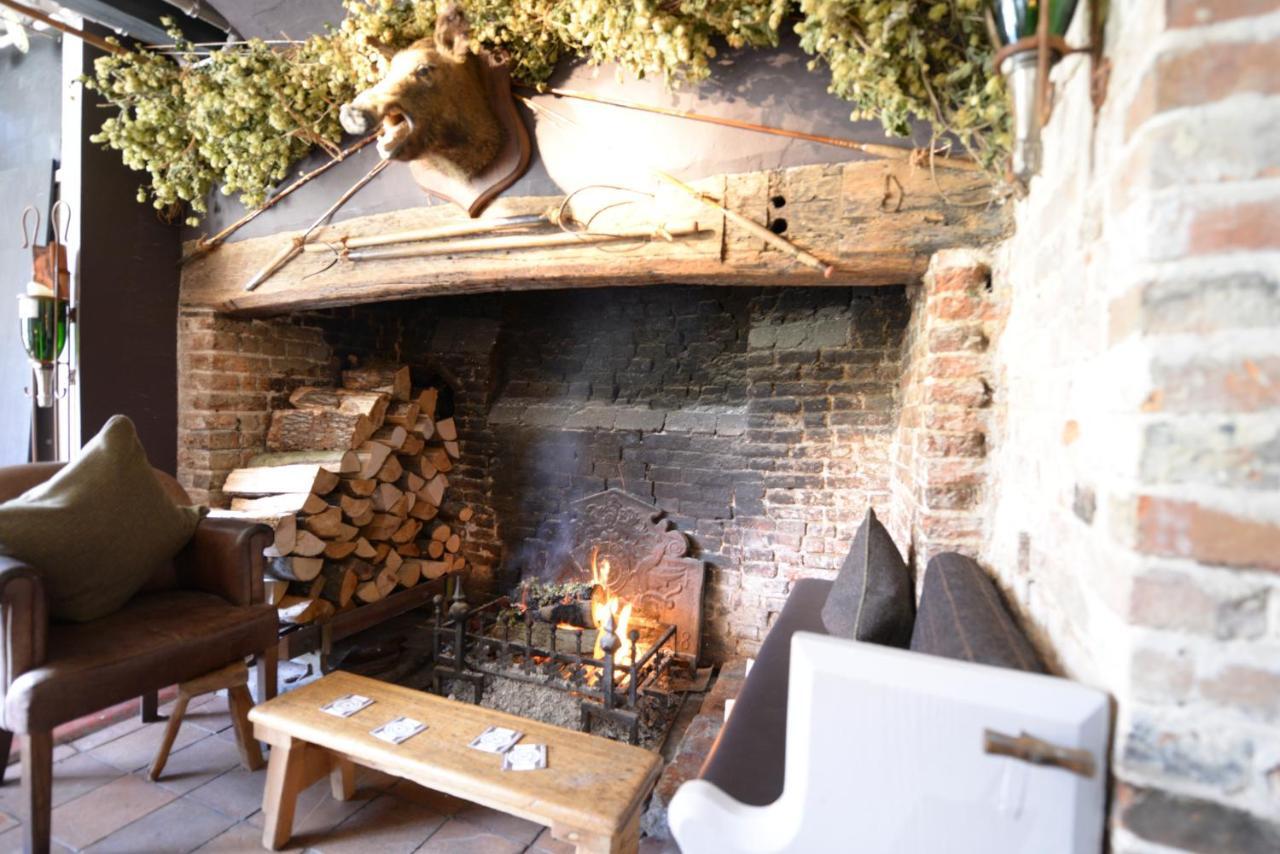The Woolpack Inn Wavehorne エクステリア 写真